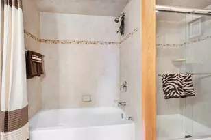 2101 N Center St, Crest Hill, IL 60403 - Photo 25