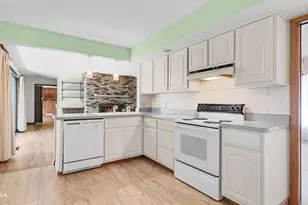 2101 N Center St, Crest Hill, IL 60403 - Photo 11