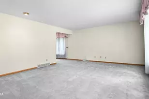 2101 N Center St, Crest Hill, IL 60403 - Photo 7