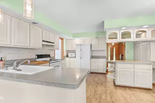 2101 N Center St, Crest Hill, IL 60403 - Photo 13