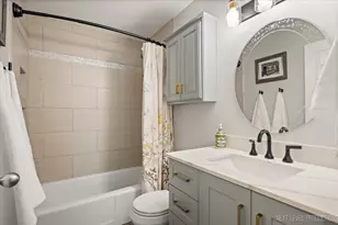 2222 S Stewart Ave, Lombard, IL 60148 - Photo 9