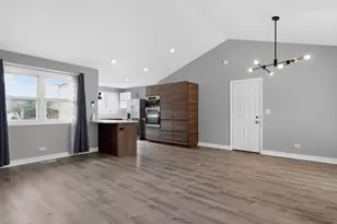 1328 Creighton Ave, Naperville, IL 60565 - Photo 13