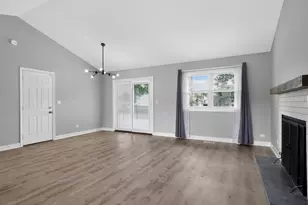 1328 Creighton Ave, Naperville, IL 60565 - Photo 9