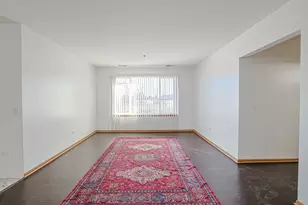 881 N Swift Rd, Addison, IL 60101 - Photo 9