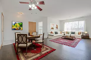 881 N Swift Rd, Addison, IL 60101 - Photo 5