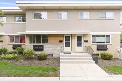 614 S Milwaukee Avenue #E, Libertyville, IL 60048 - Photo 1