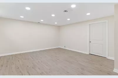 614 S Milwaukee Avenue #E, Libertyville, IL 60048 - Photo 15