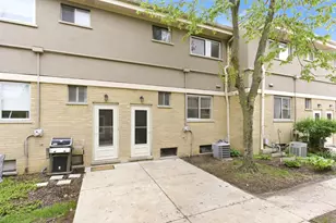 614 S Milwaukee Ave, Libertyville, IL 60048 - Photo 19