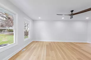 5S254 Middle Rd, Naperville, IL 60563 - Photo 13