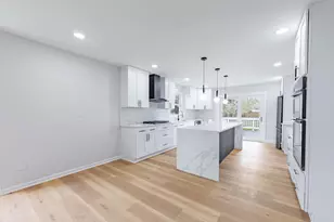 5S254 Middle Rd, Naperville, IL 60563 - Photo 9