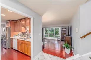 21W021 Marlborough Ln, Lombard, IL 60148 - Photo 3