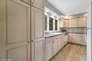 1720 Longvalley Rd, Glenview, IL 60025 - Photo 3