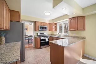 134 Amherst Dr, Bartlett, IL 60103 - Photo 5
