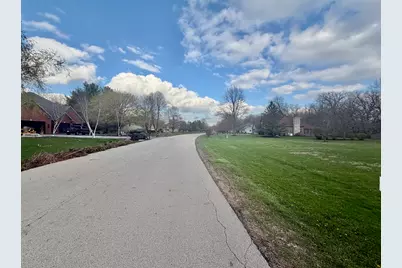 35 Oak Creek Drive, Yorkville, IL 60560 - Photo 9