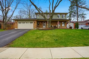 476 Gerry St, Woodstock, IL 60098 - Photo 1
