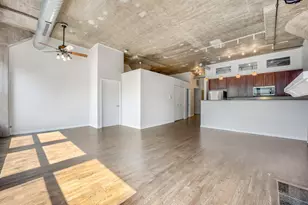 1000 W 15th St, Chicago, IL 60608 - Photo 9