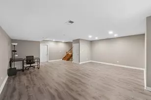299 Arbor Glen Blvd, Schaumburg, IL 60195 - Photo 13