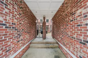 299 Arbor Glen Blvd, Schaumburg, IL 60195 - Photo 3