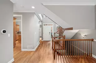 299 Arbor Glen Blvd, Schaumburg, IL 60195 - Photo 5