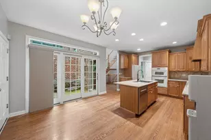 299 Arbor Glen Blvd, Schaumburg, IL 60195 - Photo 11