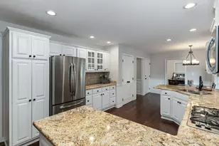 1177 Kenilworth Cir, Naperville, IL 60540 - Photo 5