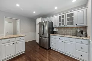 1177 Kenilworth Cir, Naperville, IL 60540 - Photo 7