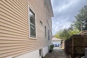209 S Commonwealth Ave, Aurora, IL 60506 - Photo 15