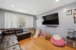 3135 N Kilbourn Ave, Chicago, IL 60641 - Photo 15