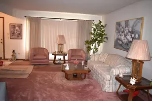 16619 Tudor Ln, Tinley Park, IL 60477 - Photo 3