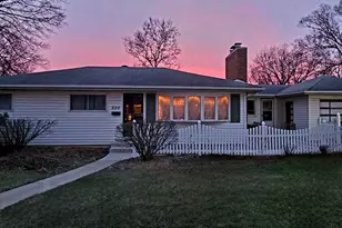 220 S President St, Wheaton, IL 60187 - Photo 25