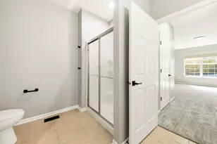 910 Oak Ridge Blvd, Elgin, IL 60120 - Photo 15