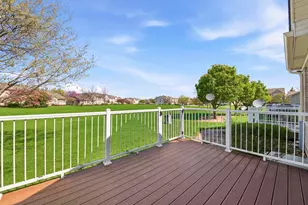 910 Oak Ridge Blvd, Elgin, IL 60120 - Photo 23