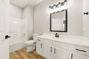 910 Oak Ridge Blvd, Elgin, IL 60120 - Photo 17