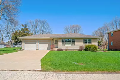 356 E Ann Street, Somonauk, IL 60552 - Photo 1