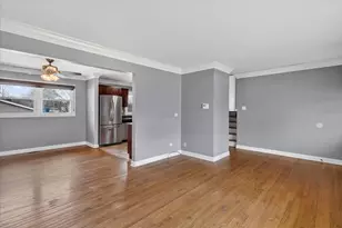 5635 Alabama Ave, Clarendon Hills, IL 60514 - Photo 3