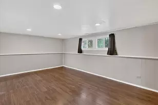 5635 Alabama Ave, Clarendon Hills, IL 60514 - Photo 17