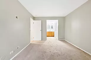 1978 Kenilworth Cir, Hoffman Estates, IL 60169 - Photo 9