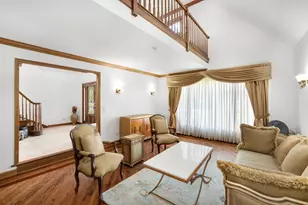 910 Red Fox Ln, Oak Brook, IL 60523 - Photo 5