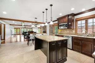 910 Red Fox Ln, Oak Brook, IL 60523 - Photo 7