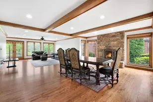 910 Red Fox Ln, Oak Brook, IL 60523 - Photo 11