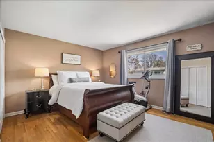 1739 N Windsor Dr, Arlington Heights, IL 60004 - Photo 9