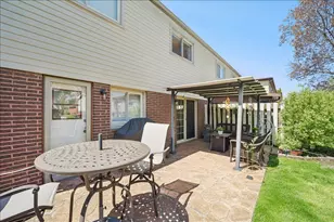 1739 N Windsor Dr, Arlington Heights, IL 60004 - Photo 15