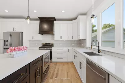 9322 S Trumbull Avenue, Evergreen Park, IL 60805 - Photo 5