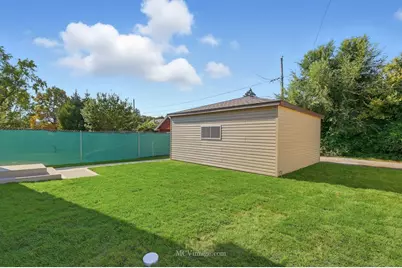 9322 S Trumbull Avenue, Evergreen Park, IL 60805 - Photo 17