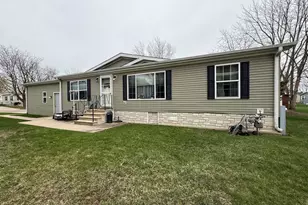 350 Elder Ln, Belvidere, IL 61008 - Photo 1