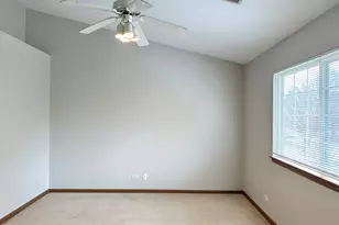 125 Capella Ct, Lake in the Hills, IL 60156 - Photo 11