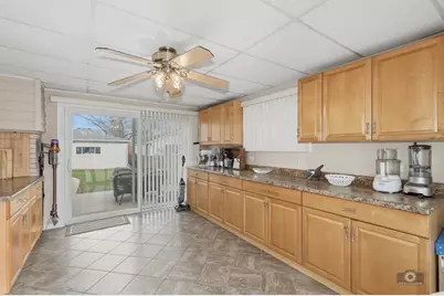 9437 Lockwood Avenue, Skokie, IL 60077 - Photo 13