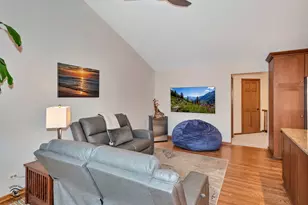 1121 Lacebark Ct, Darien, IL 60561 - Photo 11