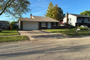 254 Terry Ct, Woodstock, IL 60098 - Photo 1