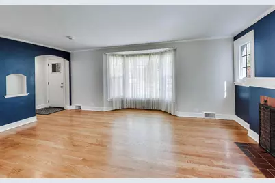 5601 Carol Avenue, Morton Grove, IL 60053 - Photo 3